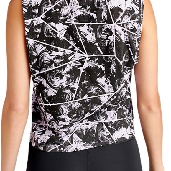 ASICS Cropped Boxy Tank - Picture 2 of 2